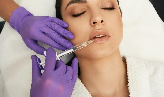 Relleno de labios con ácido hialurónico